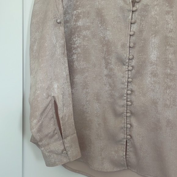 Express Portofino Blouse with Ruffle Collar and Button Front - Picture 3 of 8